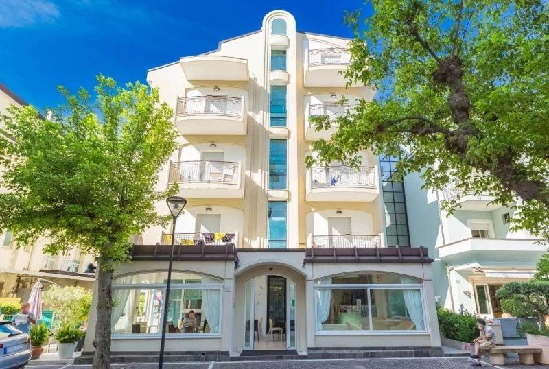 Hotel Ivana Misano Adriatico Exterior foto
